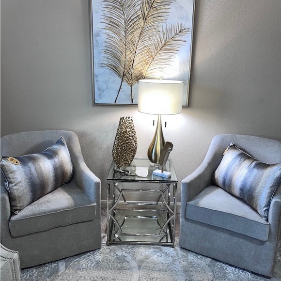 1-NWT CALLISTO HOME METALLIC ABSTRACT DESIGN LUMBAR 18"X30" DECORATIVE PILLOW - Picture 7 of 12